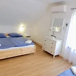 Ferienhaus Varga Gardens *