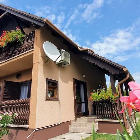 Varga Gardens Tatil Evi *