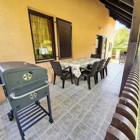 Varga Gardens Hébergement de vacances *