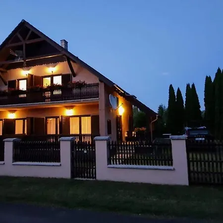 Varga Gardens Balatonmáriafürdő