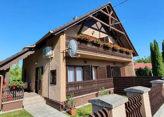 Varga Gardens *