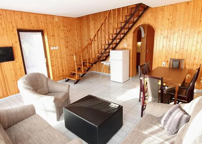 Ferienhaus Varga Gardens Balatonmáriafürdő